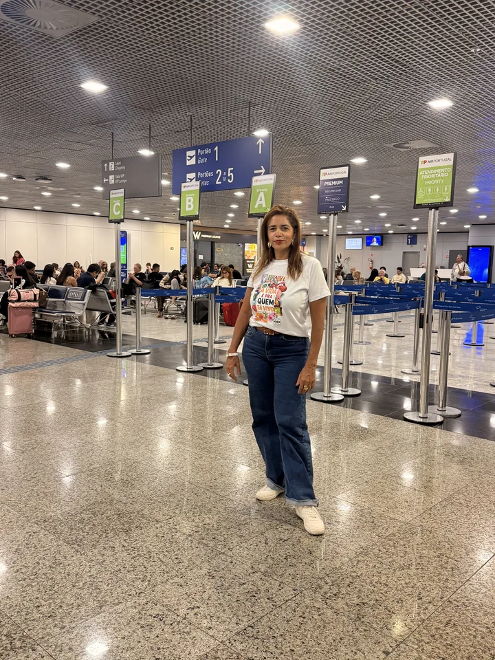 Cirlene no aeroporto pronta para embarcar
